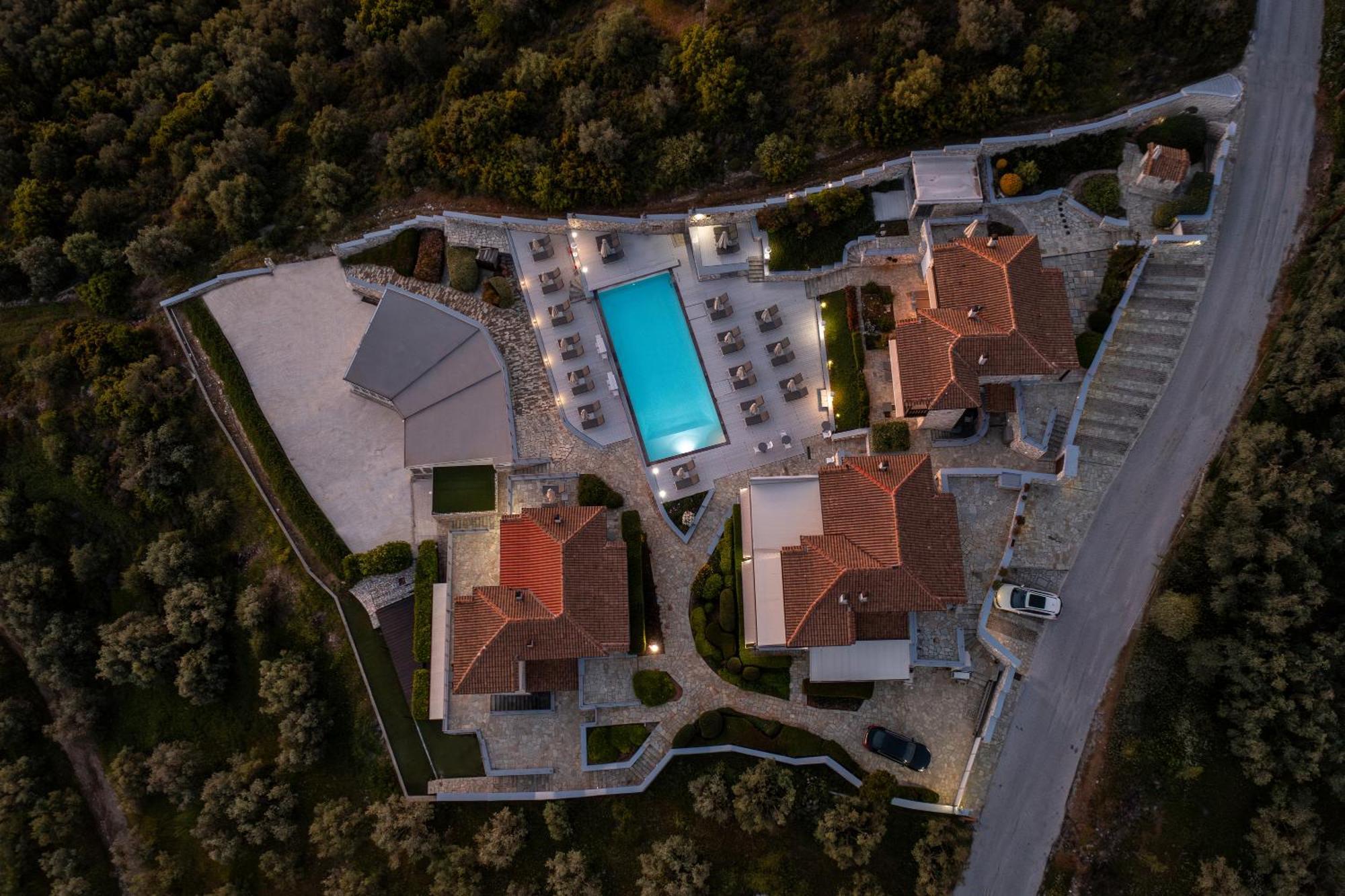 Karavia Lux Inn Афиссос Экстерьер фото